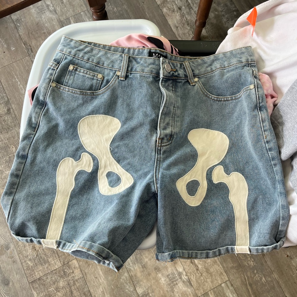 Skeleton detail denim shorts BOOHOO Men!